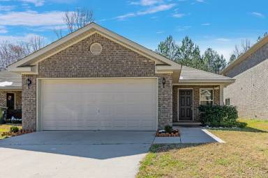 Main picture of 208 Sedgewick Dr
