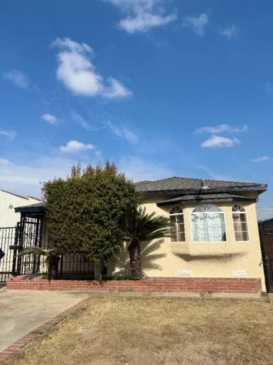 Main picture of 213 W 118th Pl