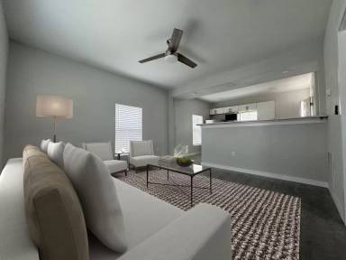 Main picture of 704 W Bowie St