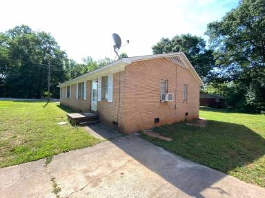Main picture of 132 Woodland Ave