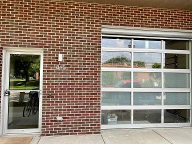 Main picture of 815 E Mifflin St