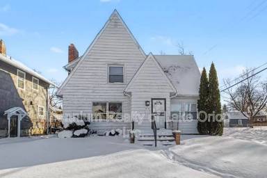 Main picture of 419 W Iroquois Rd