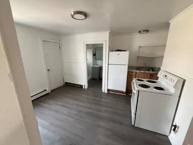 Main picture of 68 Howe St