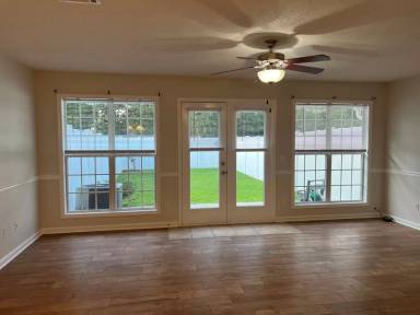 Main picture of 105 Winthrope Ln