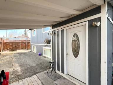 Main picture of 350 Flower St
