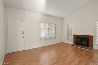Main picture of 2752 Aquarius Cir