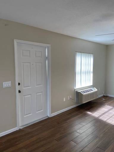 Main picture of 606 Orchid Dr