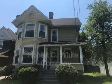 Main picture of 116 Howe Ave