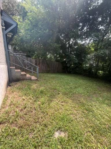 Main picture of 2115 Bennett Ave