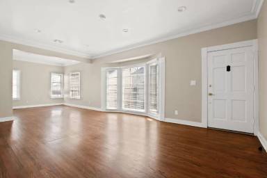 Main picture of 9619 W. Olympic