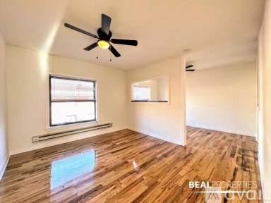 Main picture of 825 W Waveland Ave