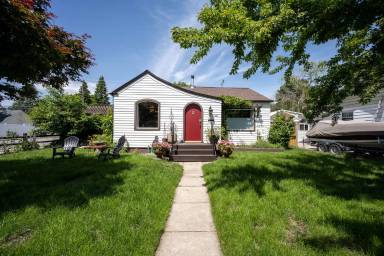 Main picture of 1401 E Lakeside Ave