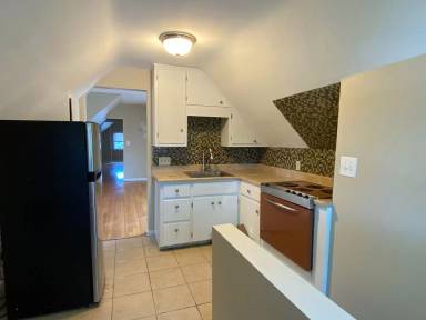 Main picture of 323 Prospect Ave NE