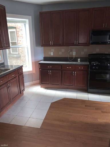 Main picture of 552 Avenue C