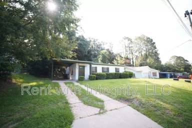 Main picture of 1015 Joe Louis St