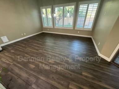 Main picture of 1357 N Drexel