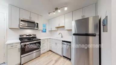 Main picture of 1355 Gaylord St