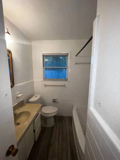 Main picture of 438 Whitehall Dr