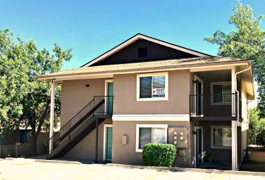 Main picture of 141 E. Whipple Ext. - D