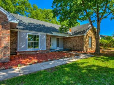 Main picture of 3313 Greenwood Dr
