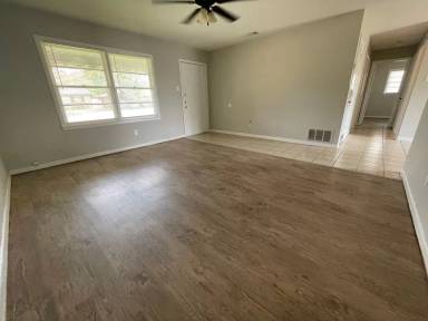 Main picture of 1907 70th St