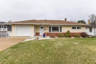 Main picture of 2185 Clarke Dr