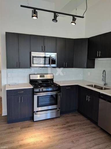 Main picture of 2113 S State St