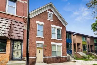 Main picture of 3401 S Aberdeen St