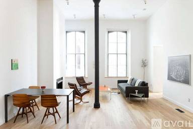 Main picture of 2120 E Broad St