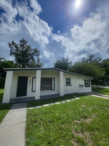 Main picture of 2402 Dora St