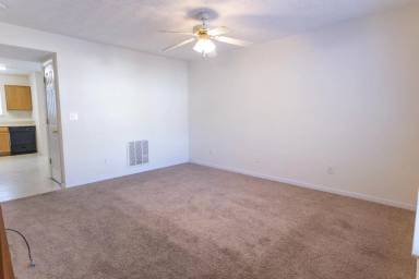 Main picture of 1469 Highway 42 N