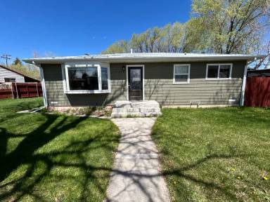 Main picture of 180 Adams St