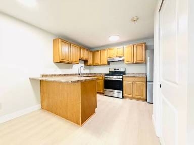 Main picture of 88 1/2 Church St