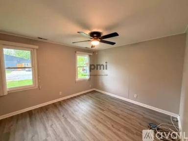 Main picture of 103 W Mc Alpin St