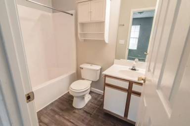 Main picture of 24 Lake Village Ct