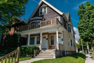 Main picture of 2865 N Farwell Ave