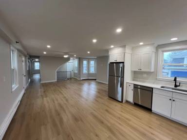 Main picture of 7 Oak St