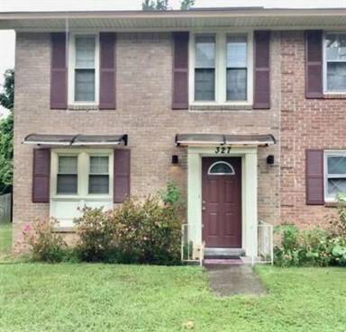 Main picture of 315 Oak Dr