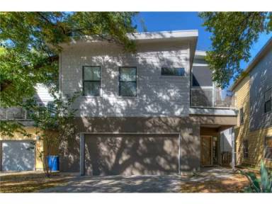 Main picture of 2022 E 2nd St