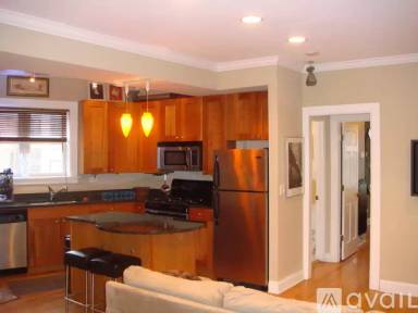 Main picture of 2239 1/2 N Lincoln Ave