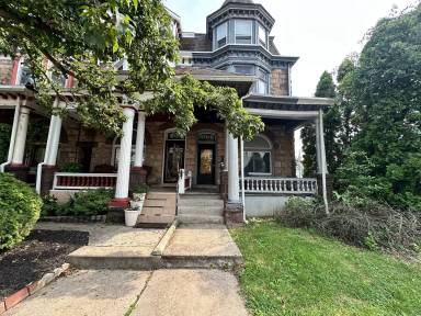Main picture of 100 Windsor St