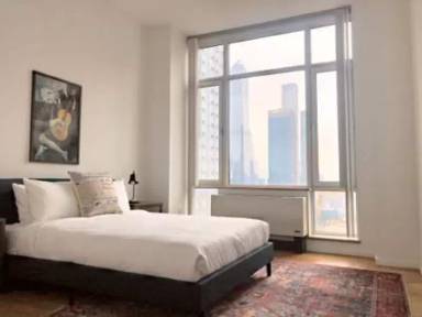 Main picture of 634 W 42nd St