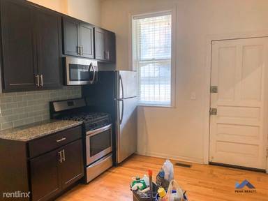 Main picture of 2222 N Kenmore Ave