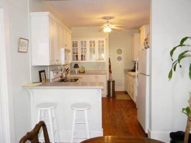 Main picture of 317 E 49th St
