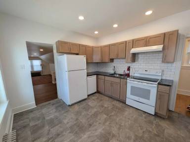 Main picture of 1105 Queen St