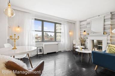 Main picture of 60 W 13th St