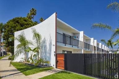 Main picture of 1740 Redondo Ave