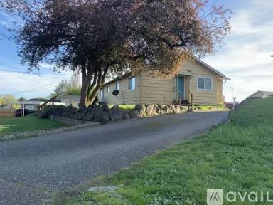 Main picture of 2737 Hefner Ave