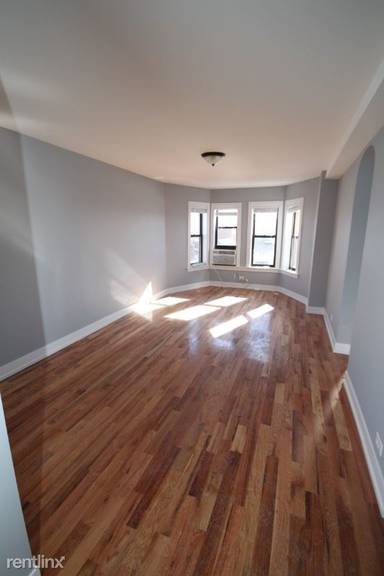 Main picture of 550 W Arlington Pl Apartments