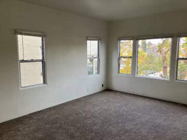 Main picture of 2625 Ivy Dr